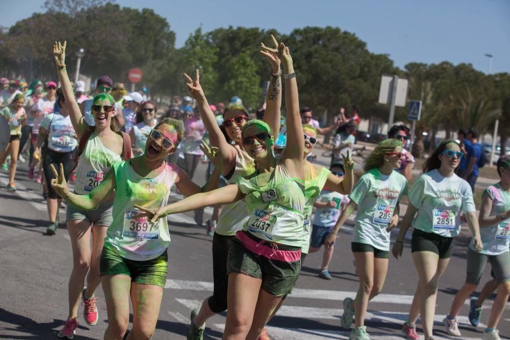 La primera edición de «FestiRun» combina deporte y diversión en una carrera que logró reunir a multitud de personas