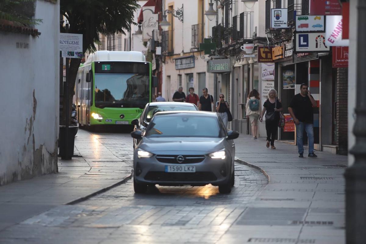 Comienza el corte al tráfico de la calle Alfaros por las obras de remodelación