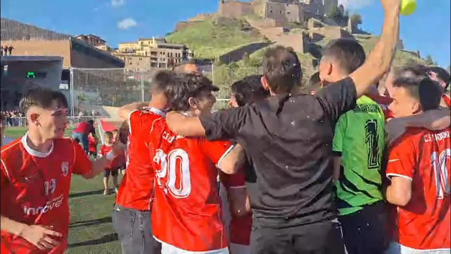 Eufòria per l'ascens del CF Cardona a Primera catalana