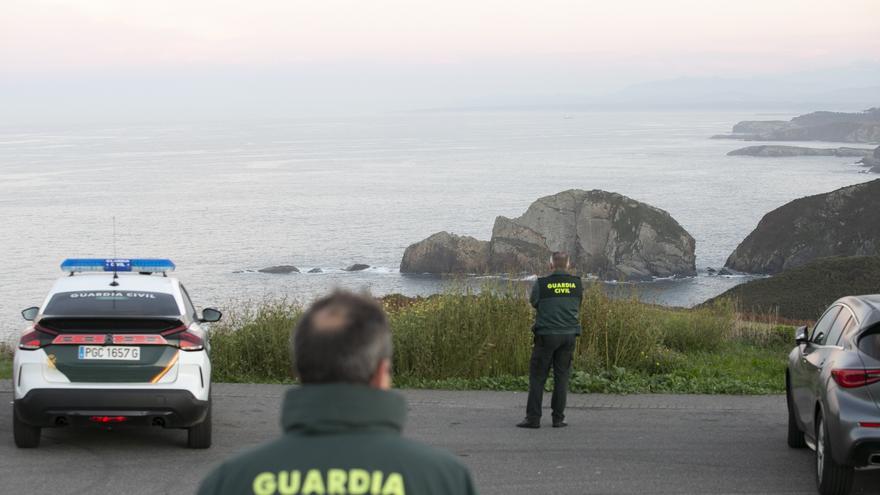 El temporal obliga a aplazar la búsqueda de un ovetense cuyo coche apareció en Cabo Peñas