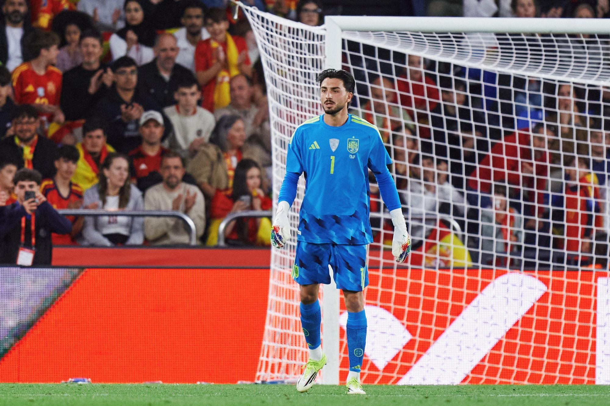 Leo Román debuta con la camiseta de la selección española de fútbol
