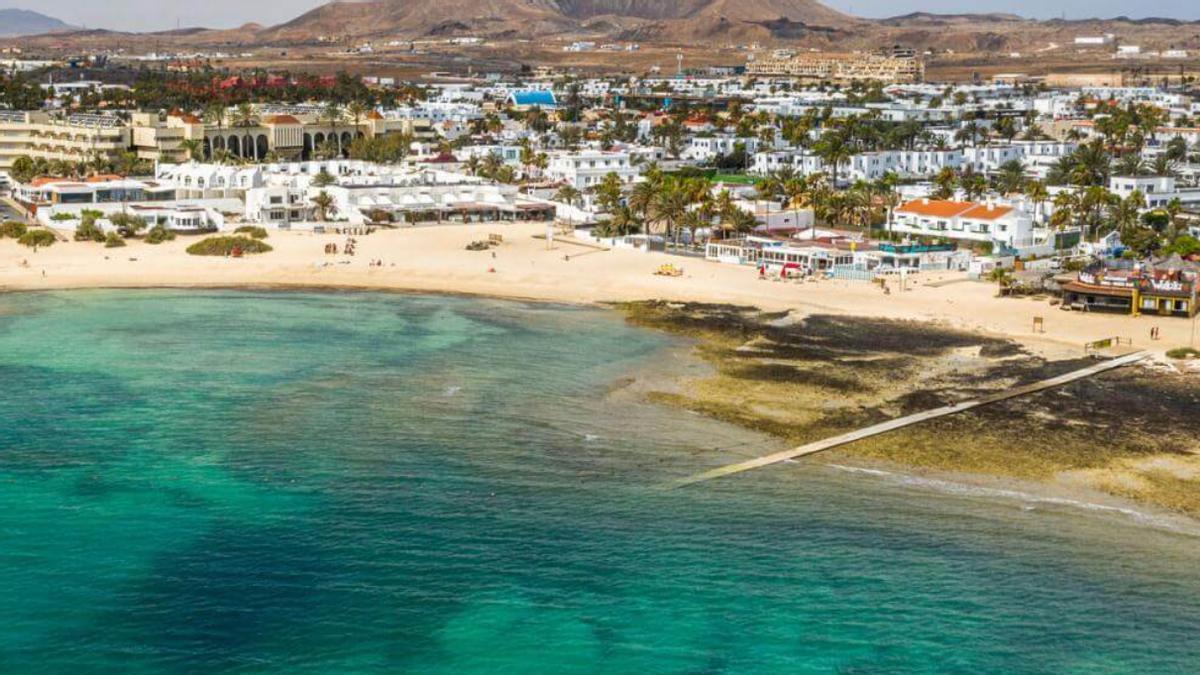 Rescatan a un hombre de 45 años con síntomas graves de ahogamiento en Corralejo