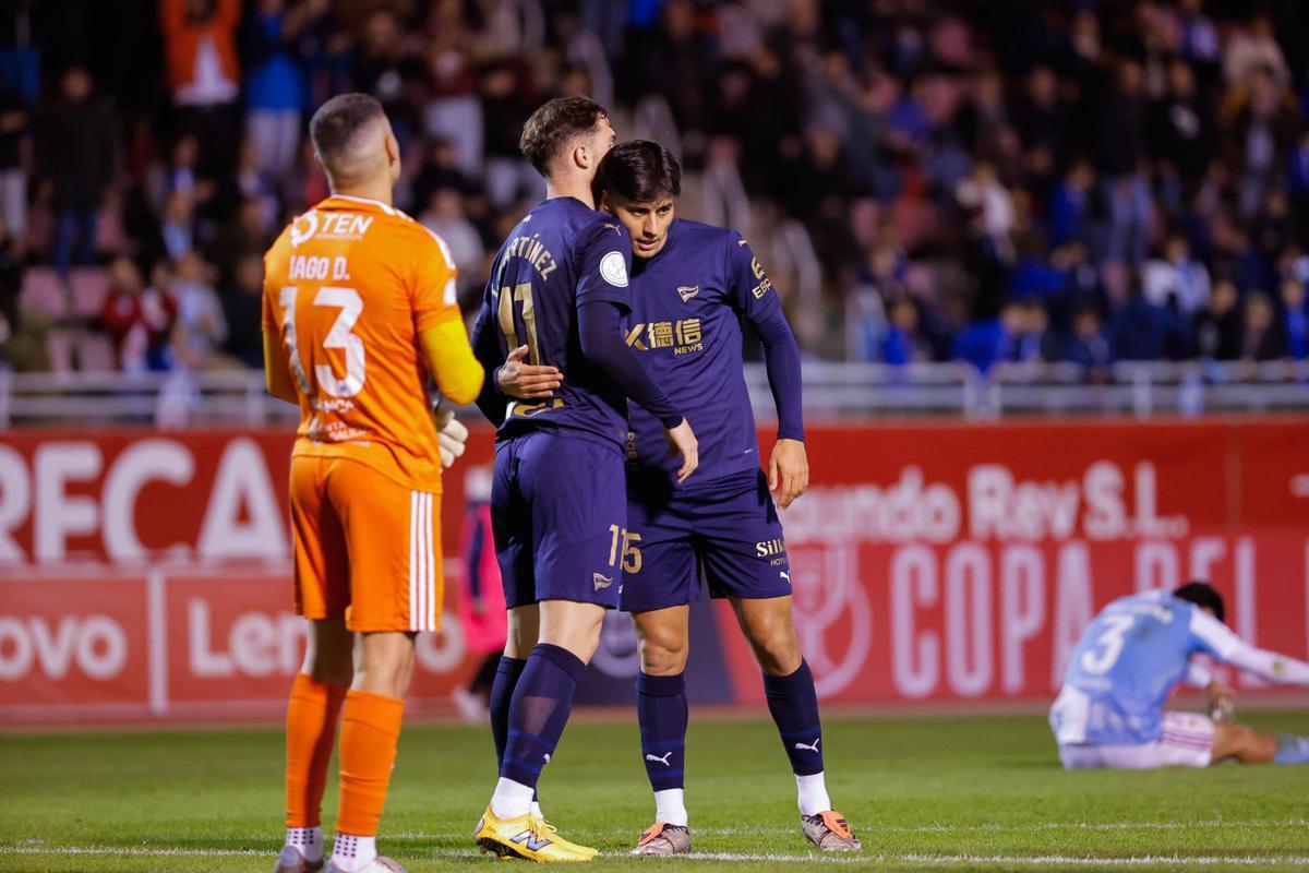 Iago Domínguez durante el partido entre Compostela y Deportivo Alavés en Copa del Rey.