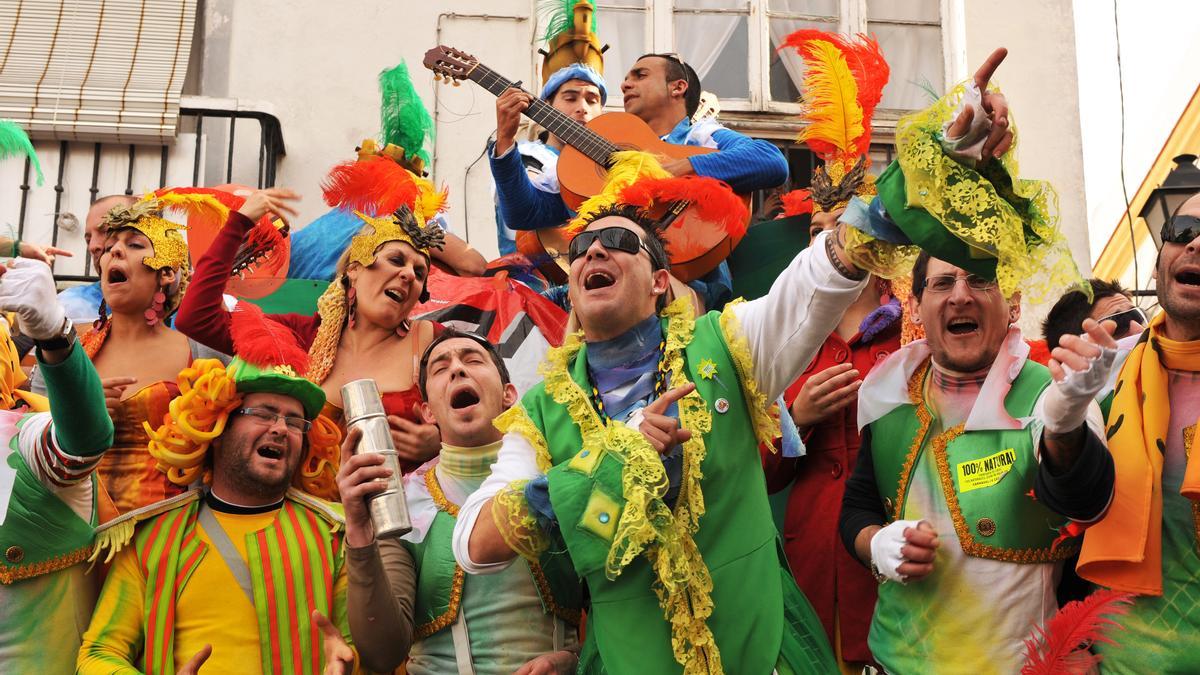 Las chirigotas son el atractivo principal del Carnaval de Cádiz.