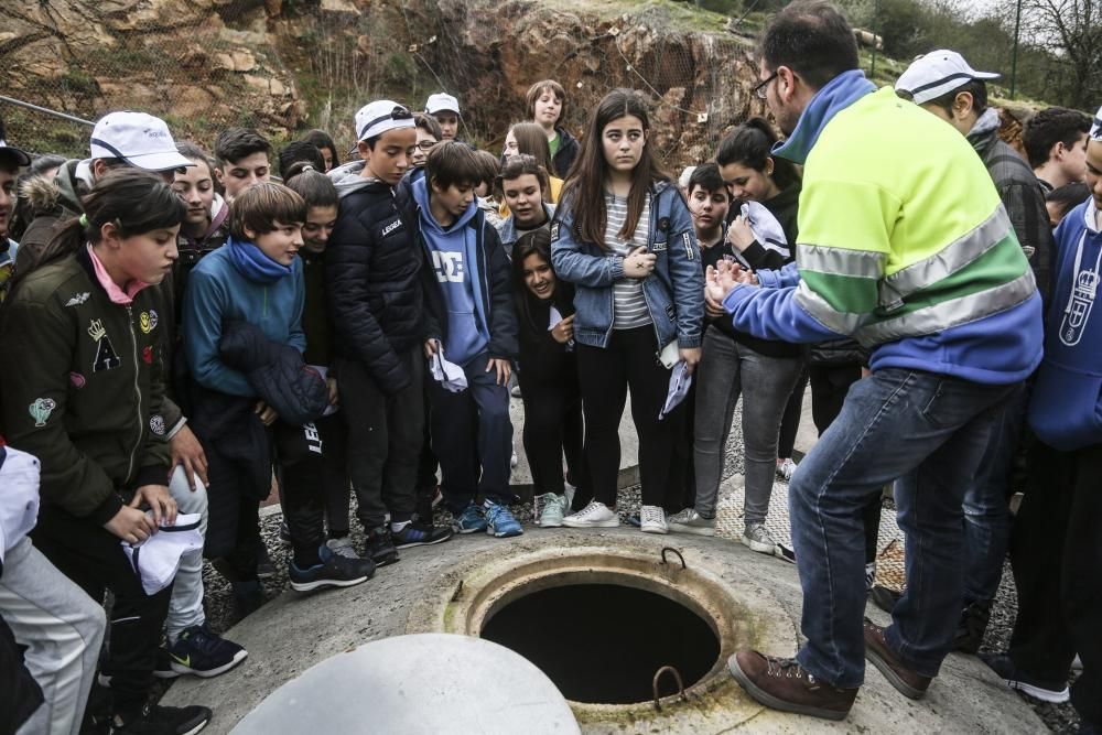 Escolares del IES Monte Naranco visitan la estación depuradora de aguas residuales de Malpica