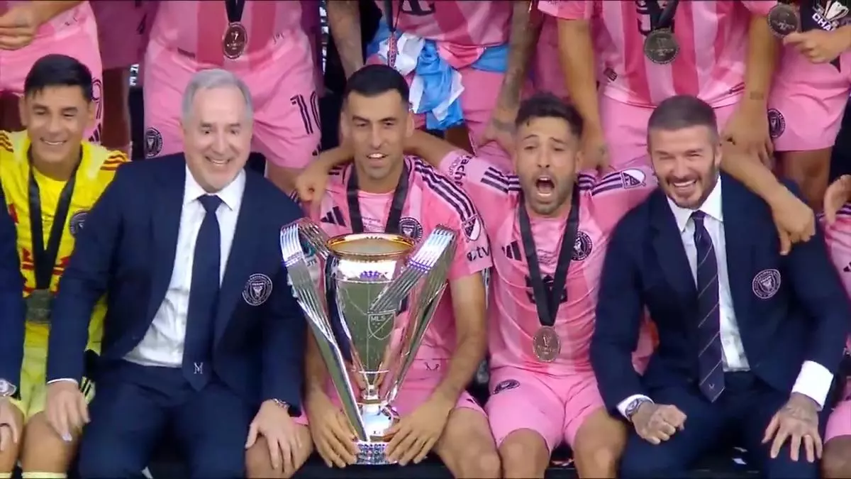 Bonita y merecida despedida para Sergio Busquets y Jordi Alba con un triunfo histórico.