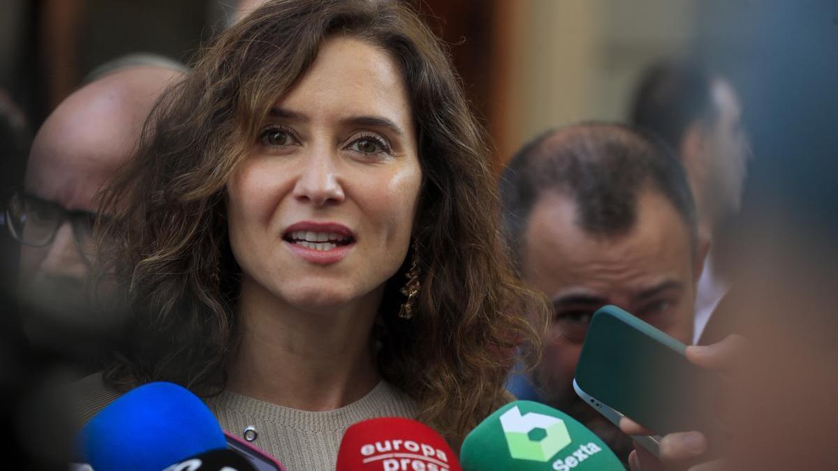 Ayuso a Mónica García: "Empiezo a pensar que es usted profundamente antisemita"