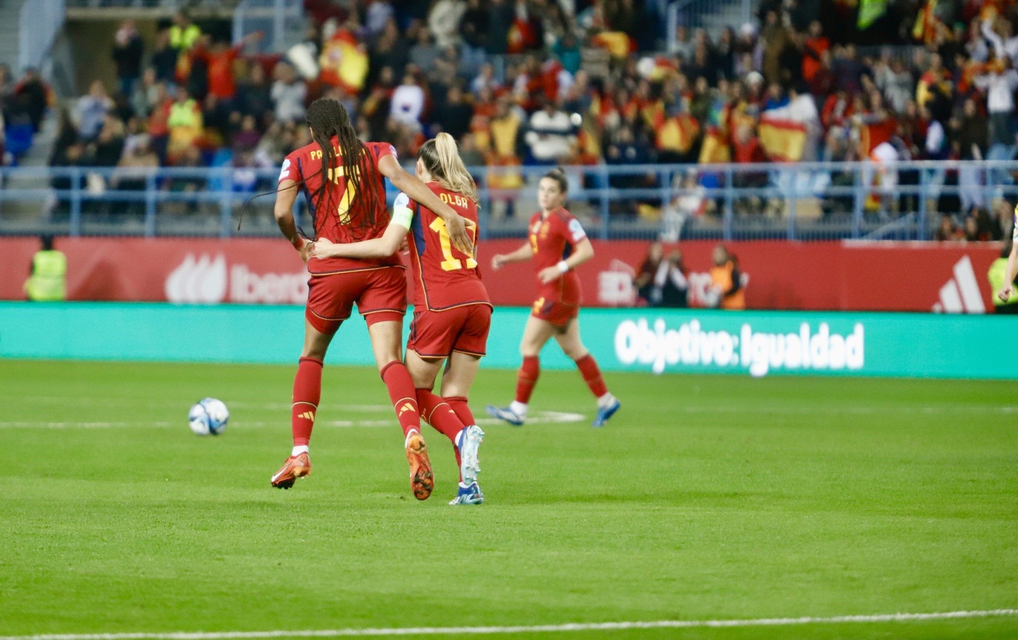 La victoria de la selección femenina de fútbol ante Suecia en La Rosaleda, en imágenes