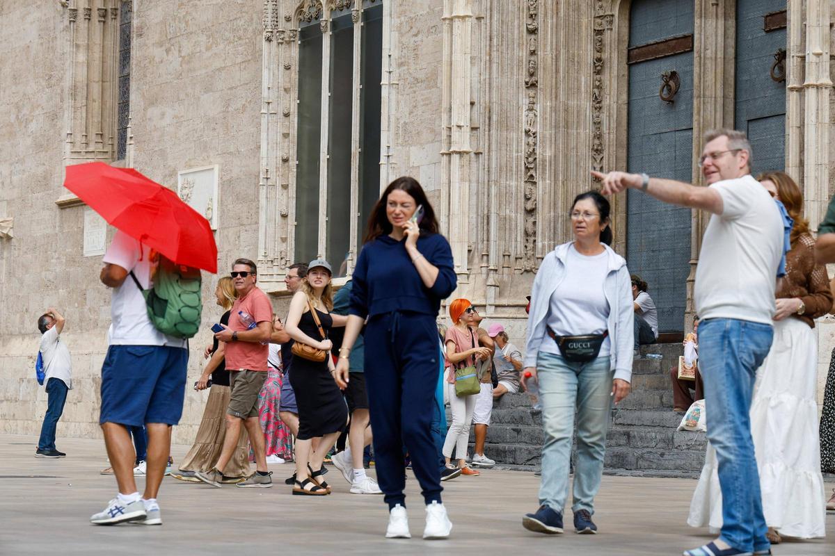 Turistas en el centro de València