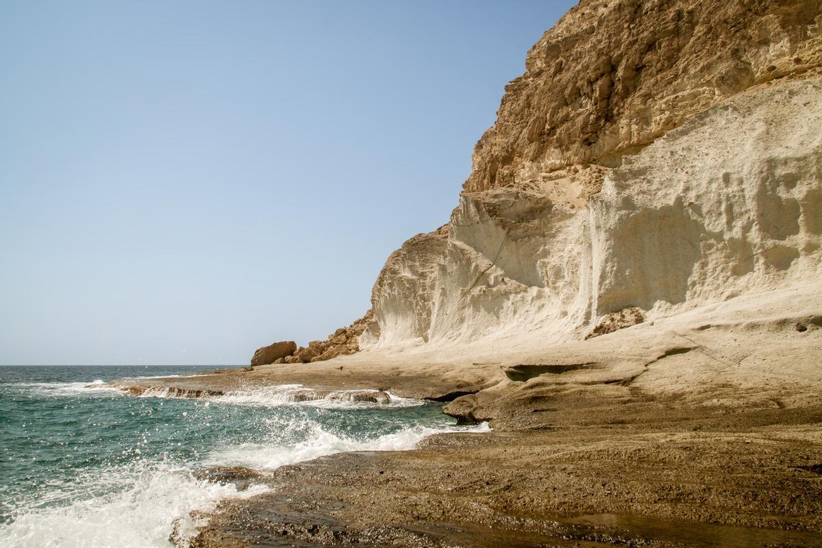 Cala de Enmedio es uno de sus enclaves más conocidos