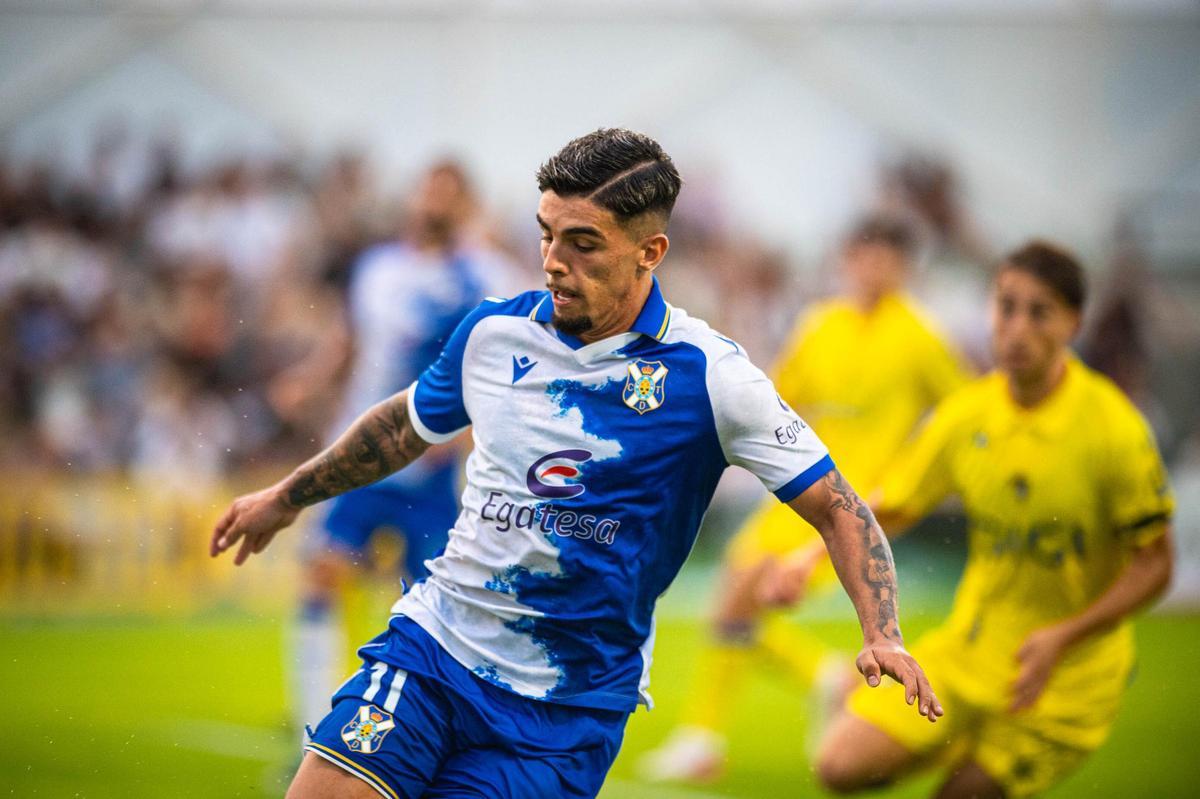 Víctor Moreno, que en pretemporada llevó el 11, portará finalmente el 8.