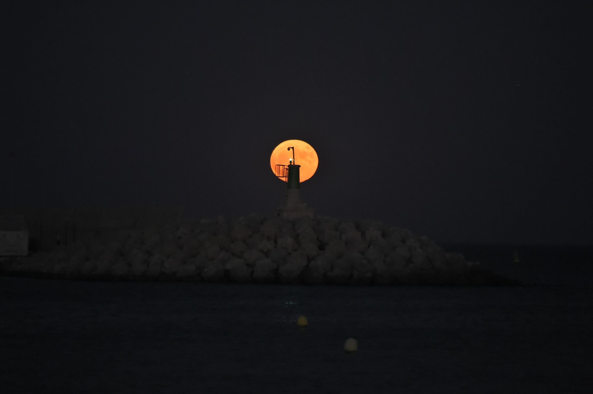 La Luna de Esturión, vista desde Málaga