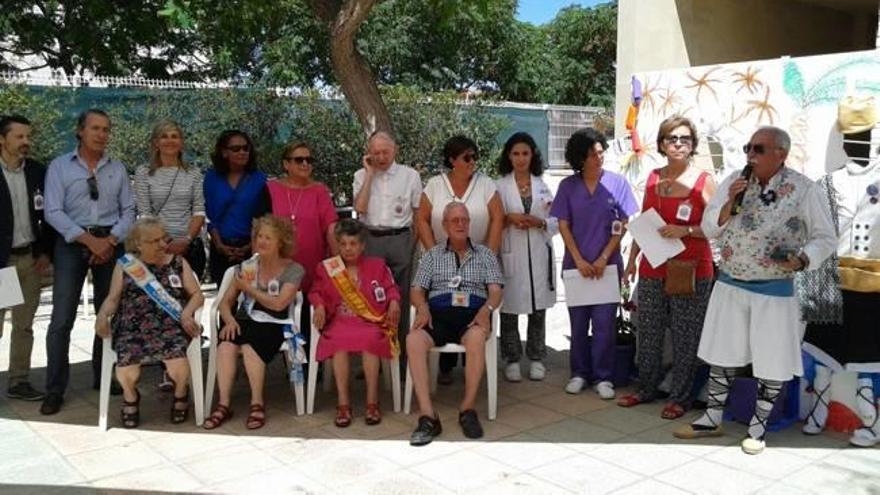 Fiesta y cremà en la Asociación de Alzhéimer