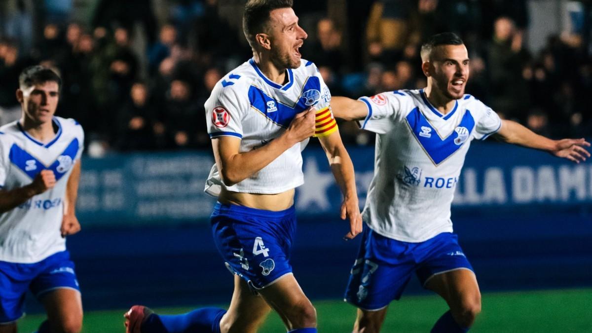 Álex Cano, celebrando el primer gol del Europa