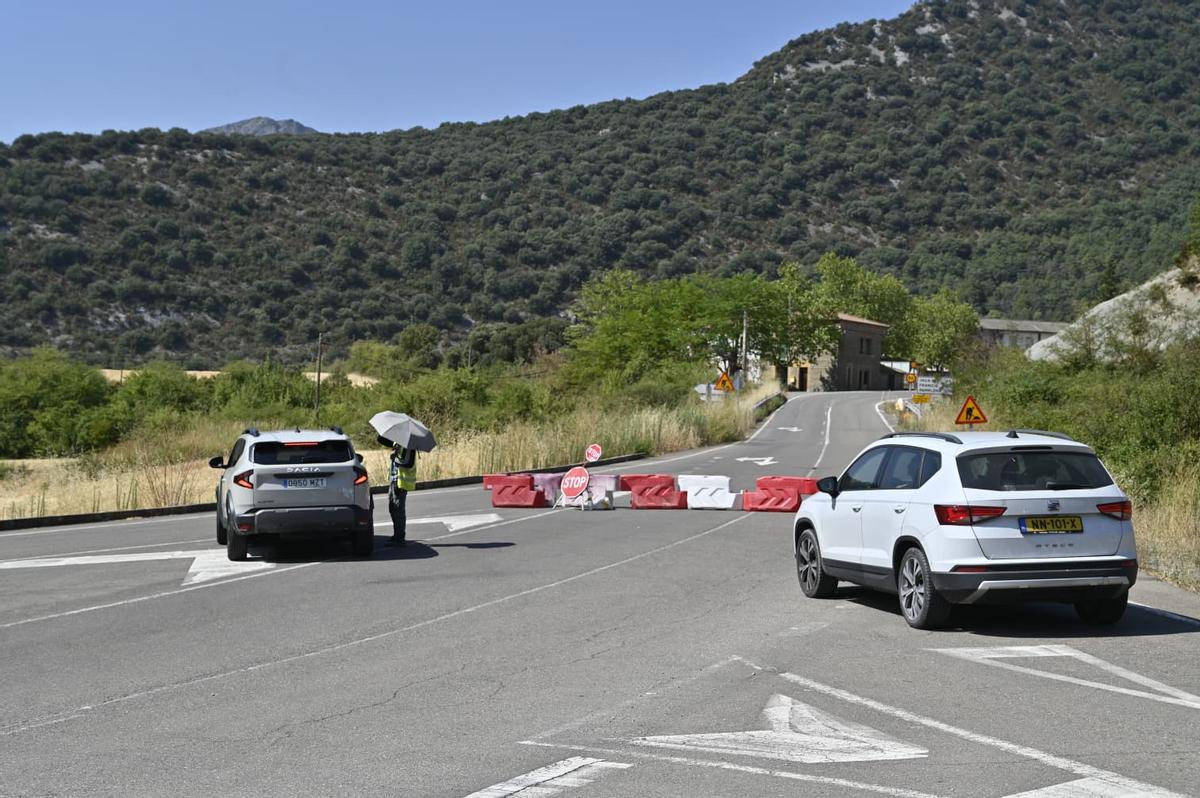 Carretera A-132 cortada, este marte.