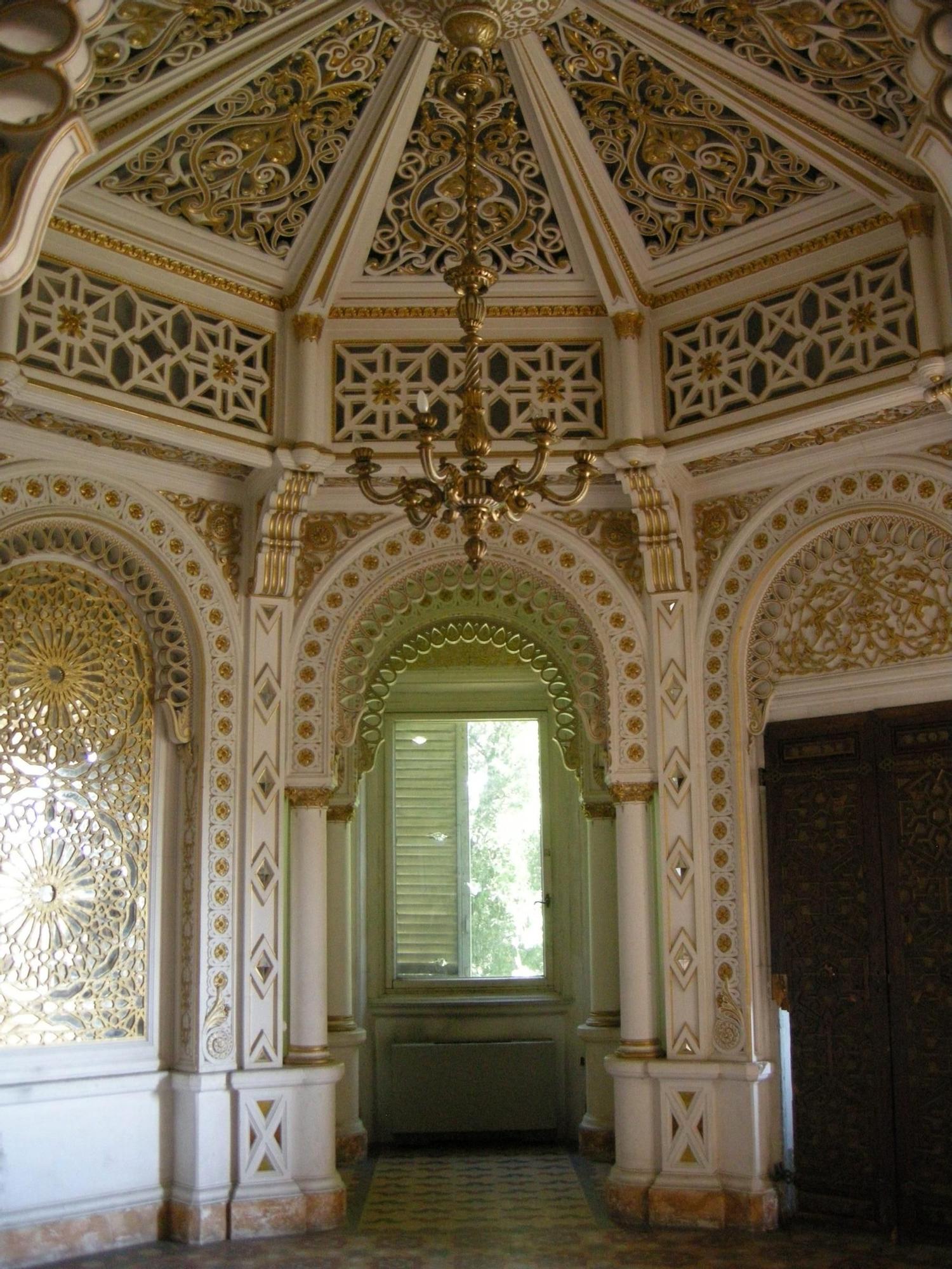 La sala de los estucos dorados del castillo de Sammezzano es una auténtica joya.