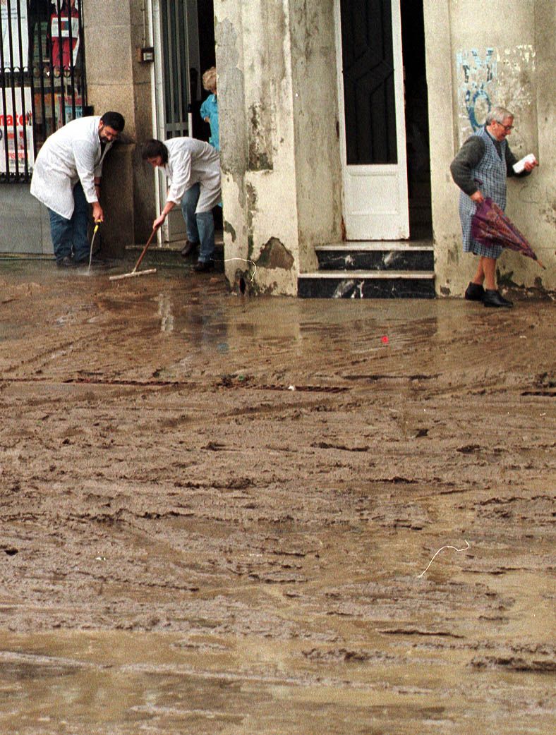 Inundación por la zona de O Berbés Jesús de Arcos 1998