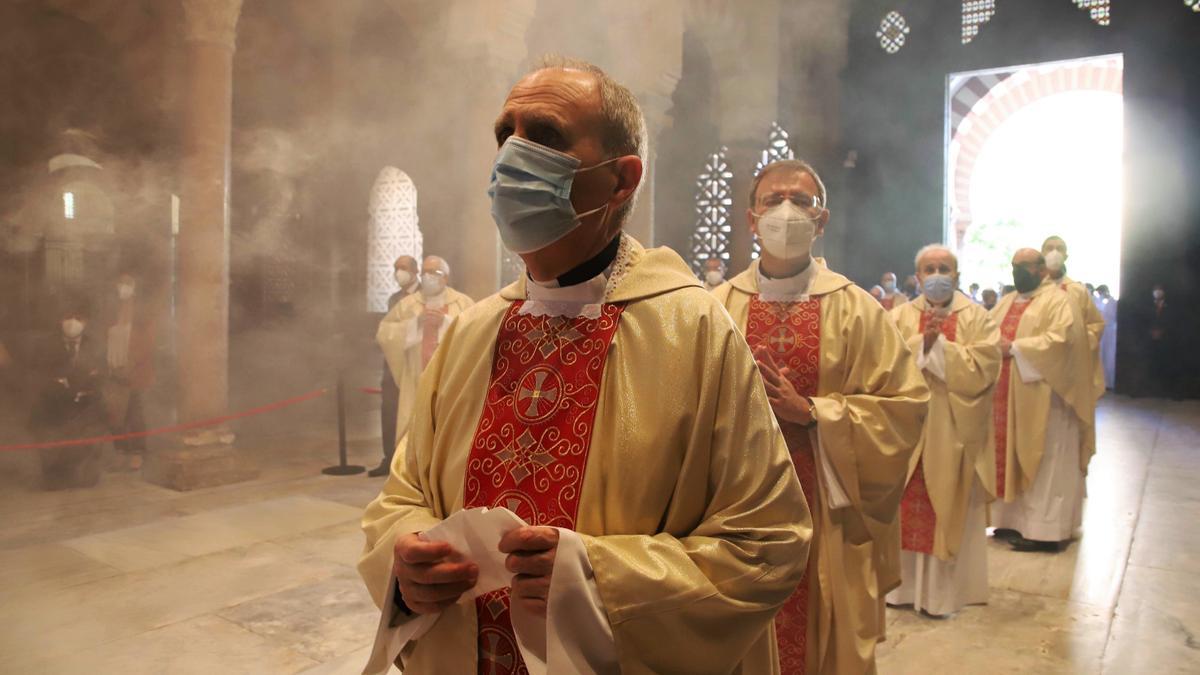 El Patio de los Naranjos acoge la procesión del Corpus Christi