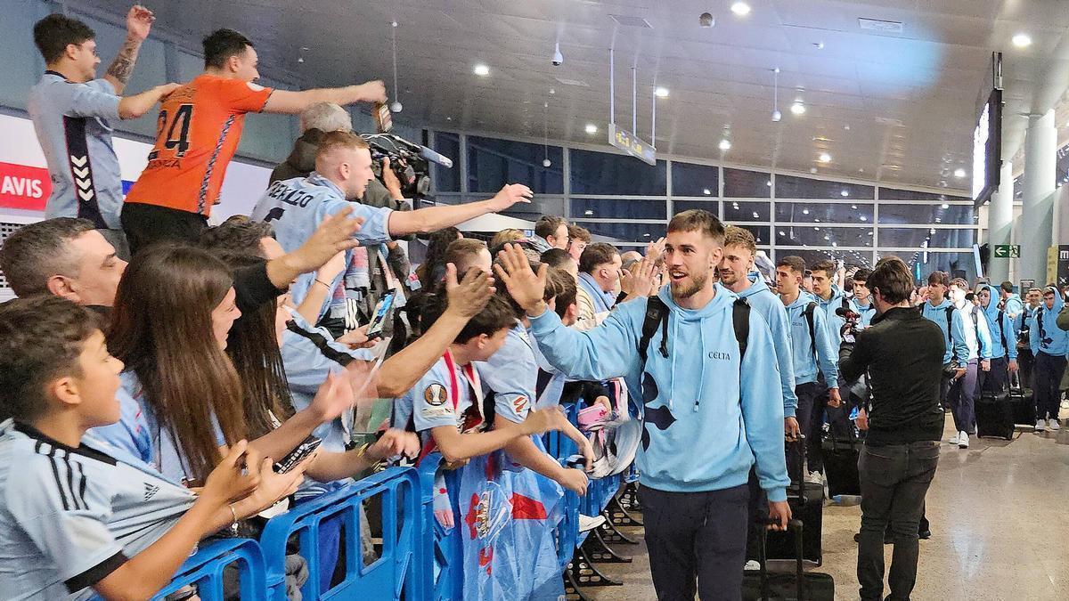 El celtismo trasnocha para recibir a los héroes de Lyon en Peinador
