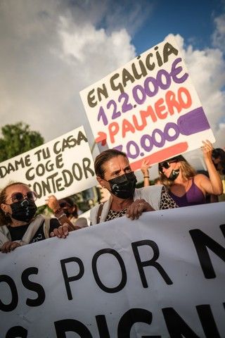 Manifestación de afectados por la erupción del volcán de La Palma