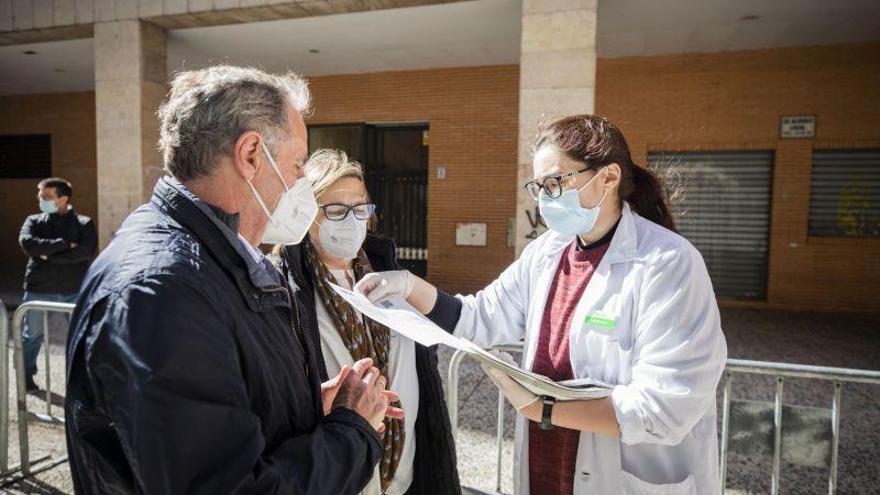 La inmunización avanza en Aragón entre quejas y pinchazos