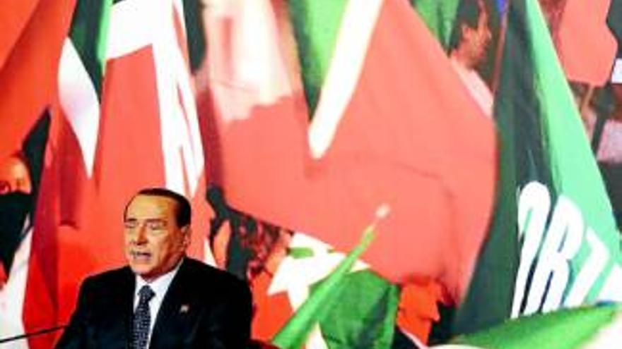 Italia pone hoy fin a dos décadas de berlusconismo institucional