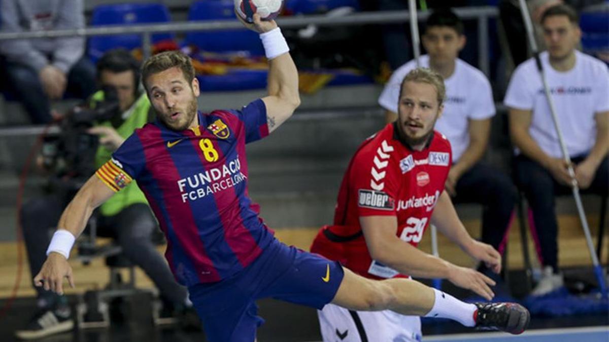 Víctor Tomás, durante el partido de este domingo ante el Aalborg