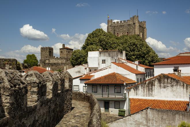 El castillo de Braganza domina toda la ciudad.