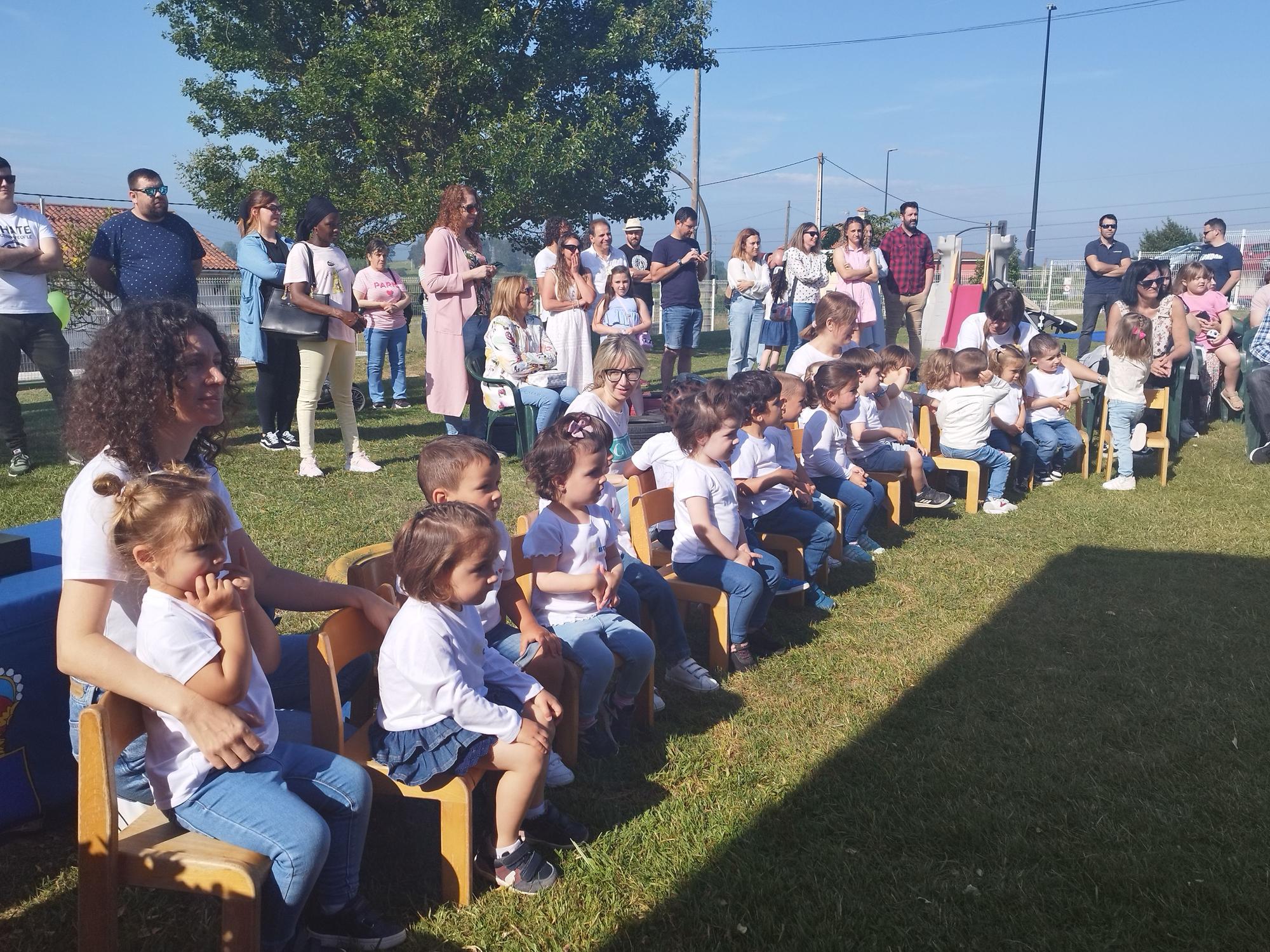 Los niños de la escuela infantil de Posada celebran su graduación