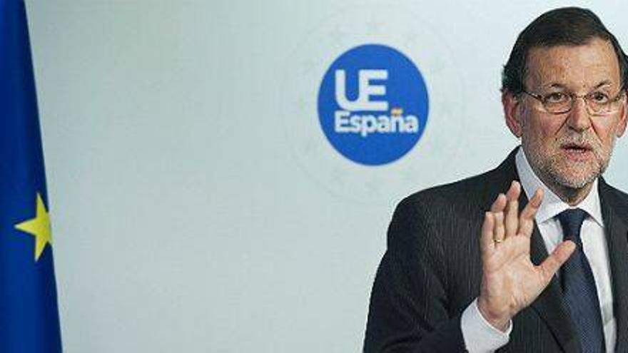 Rajoy acusa a Mas de plantear &quot;un viaje a la edad media&quot;