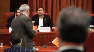 Oriol Junqueras declara ante la comisión de investigación de la cámara catalana sobre la aplicación del articulo 155 de la Constitución. En la foto los diputados de Ciudadanos abandonan la comisión 