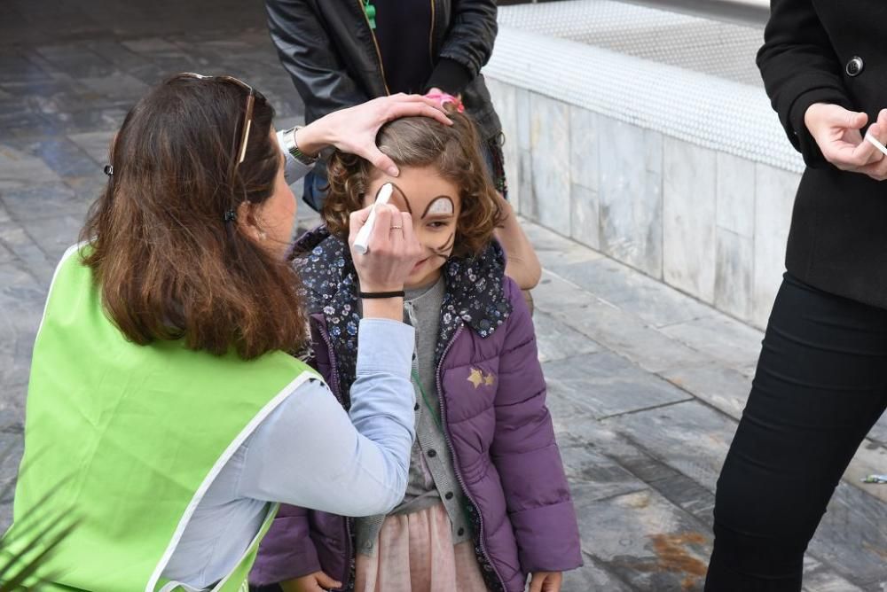 Los interinos de Educación protestan por las oposi