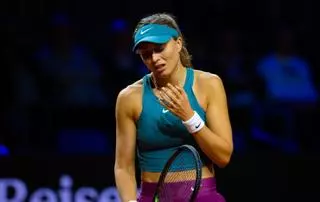 Paula Badosa se retira llorando ante Sabalenka en los octavos de Stuttgart