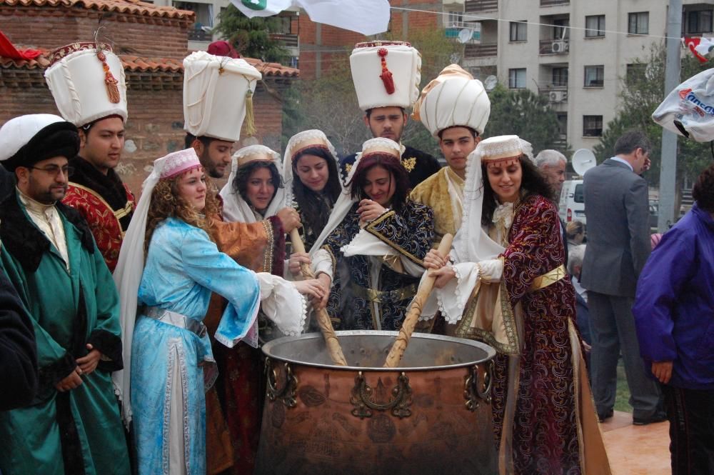 Turquía - La festividad de Mesir Macunu.