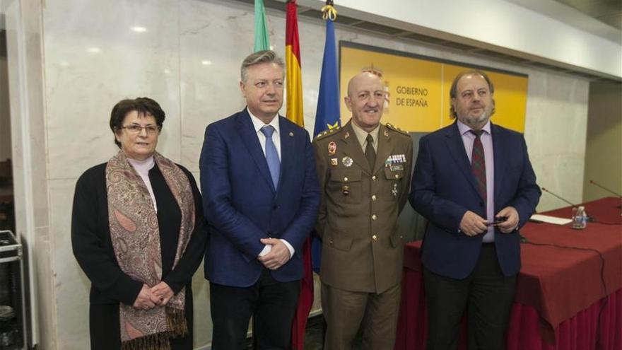 El Regimiento Córdoba 10, Fuente de Vida y Diario CÓRDOBA, premios Plaza de la Constitución