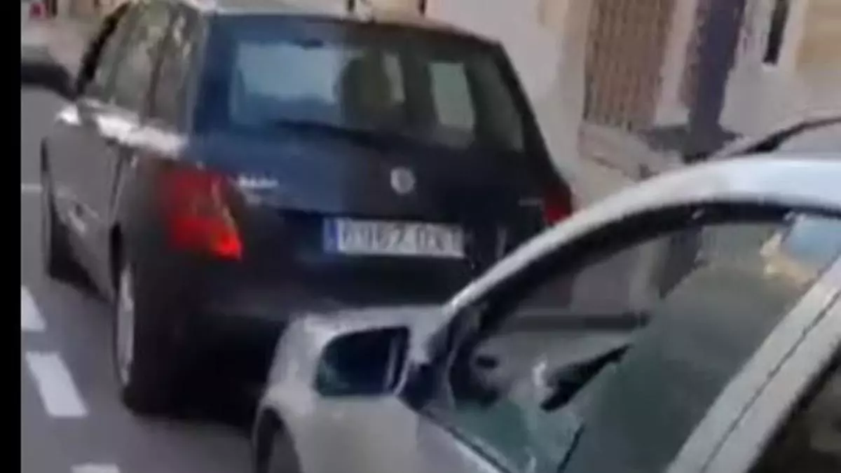 Asaltan nueve coches en la avenida de las Habaneras de Torrevieja
