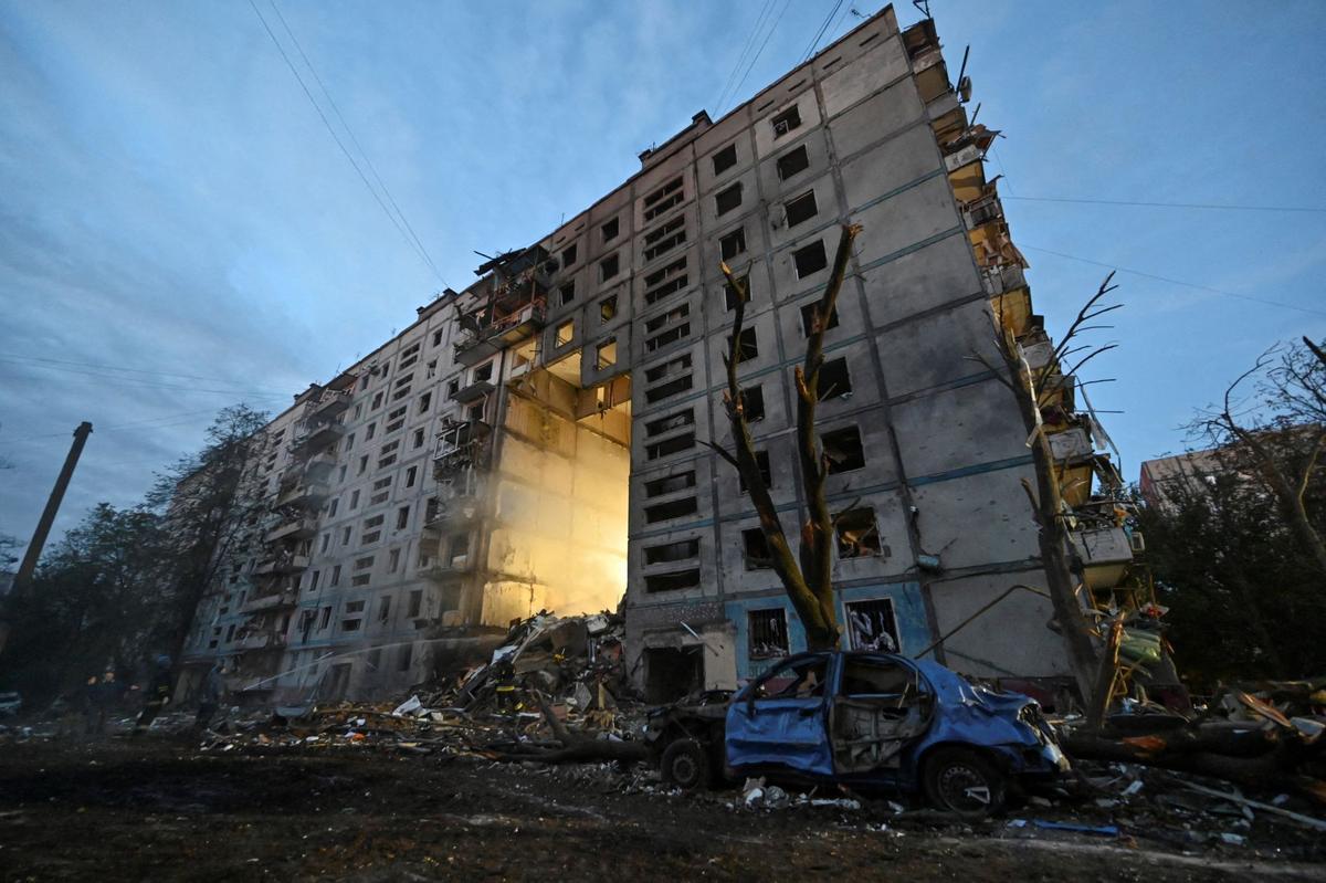 Al menos 12 personas han muerto como resultado del ataque nocturno ruso con misiles contra la ciudad ucraniana de Zaporiyia.