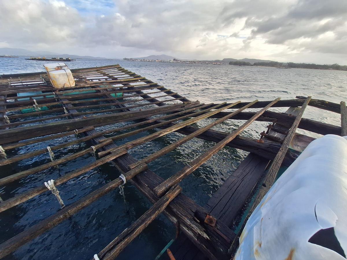 Una batea destrozada por el mal tiempo.