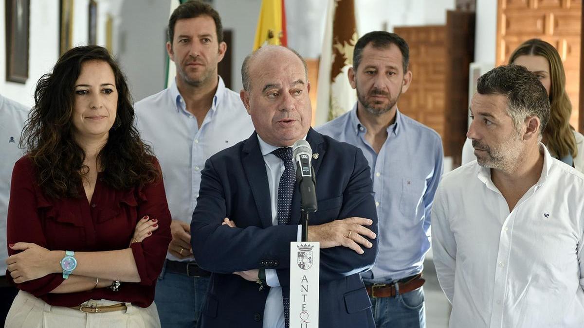 El alcalde de Antequera, Manuel Barón, el día que presentó a su equipo de gobierno tras ganar de nuevo las últimas elecciones municipales.