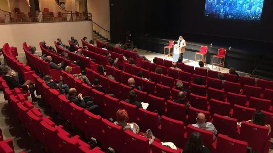 Presentació de l&#039;APEU al Teatre El Jardí