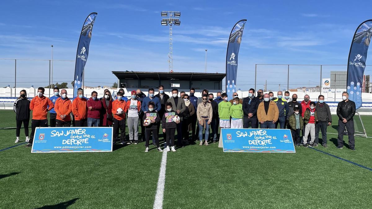 Al acto asistieron el decano de la Facultad de Ciencias  del Deporte, Jesús García, y representantes de clubes y asociaciones deportivas del municipio relacionados con la práctica en esta nueva instalación