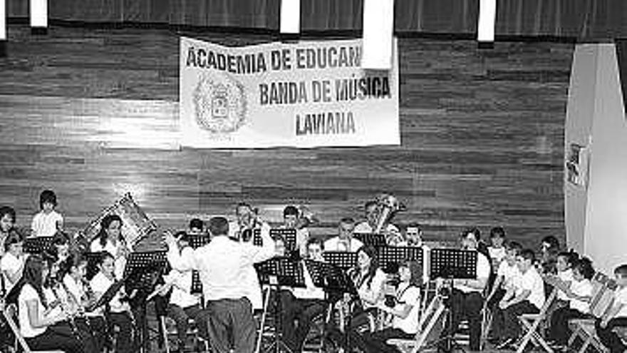 Concierto fin de curso de la joven banda de Laviana