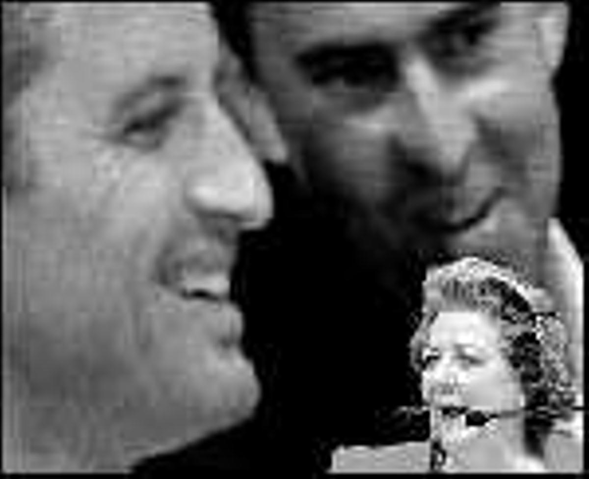 Barberá con

 imágenes de Camps y Rambla en el mitin celebrado ayer