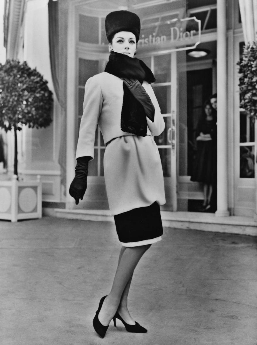 Uno de los diseños de Christian Dior para su colección de 1959