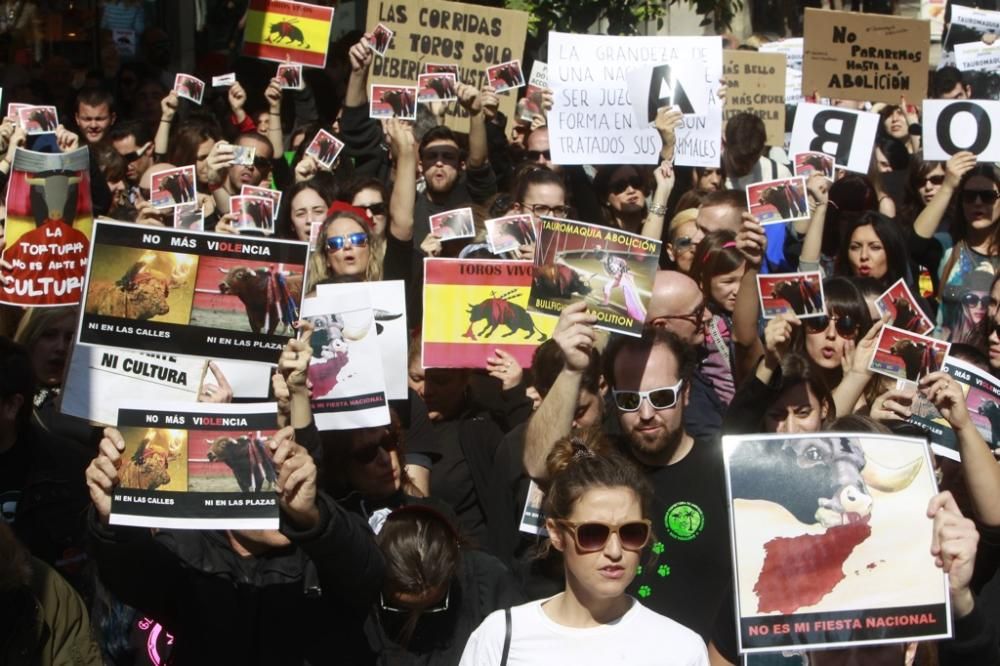Manifestación y performance antitaurina en Valencia
