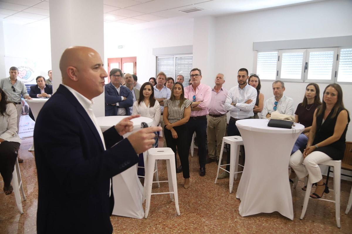 Asistentes a la presentación de la Fundación Proyecto Victoria.