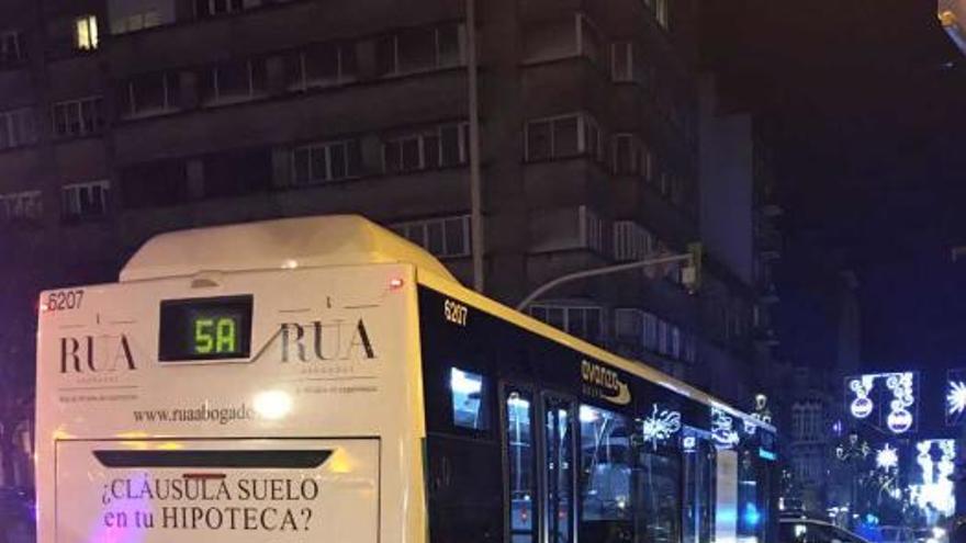 Los dos atropellados por un autobús en Vigo, en estado muy grave y crítico