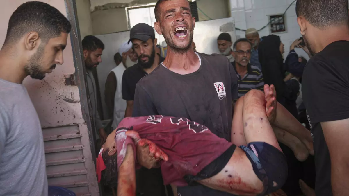 Israel mata a 10 niños en el ataque contra un punto de distribución de suplementos nutricionales a menores en Gaza