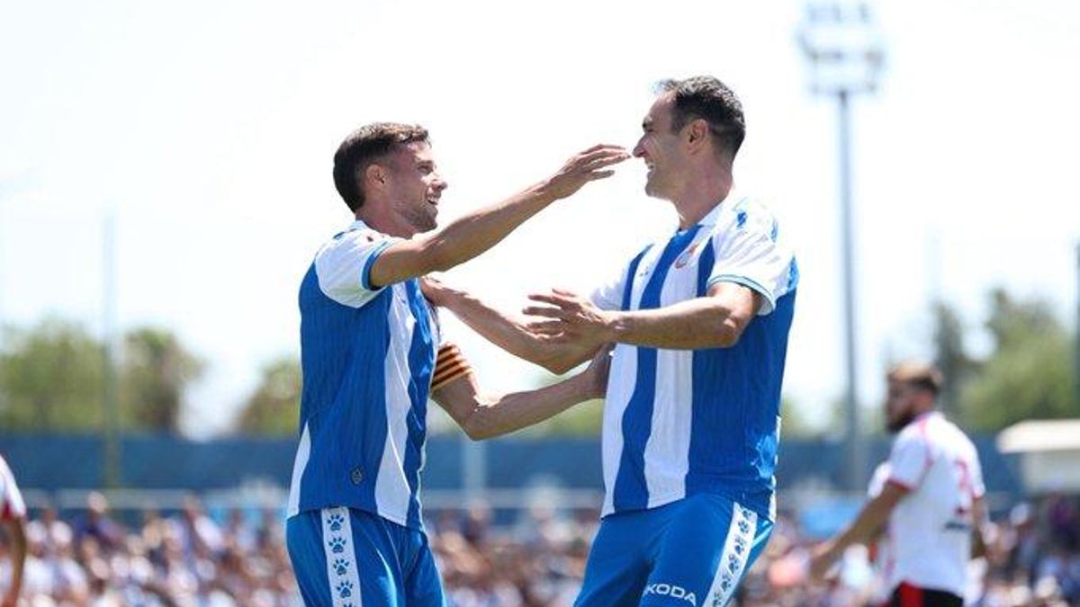 Puado celebra uno de sus dos goles ante el Southampton.