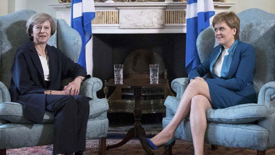 Theresa May y Nicola Sturgeon, reunidas en julio.